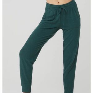 Alo Soho Pullover top and pant set